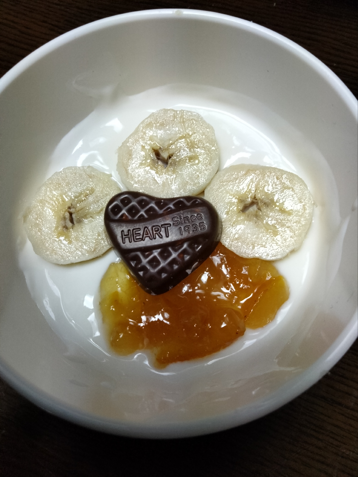 今日のヨーグルト♡バナナゆずジャムハートチョコ