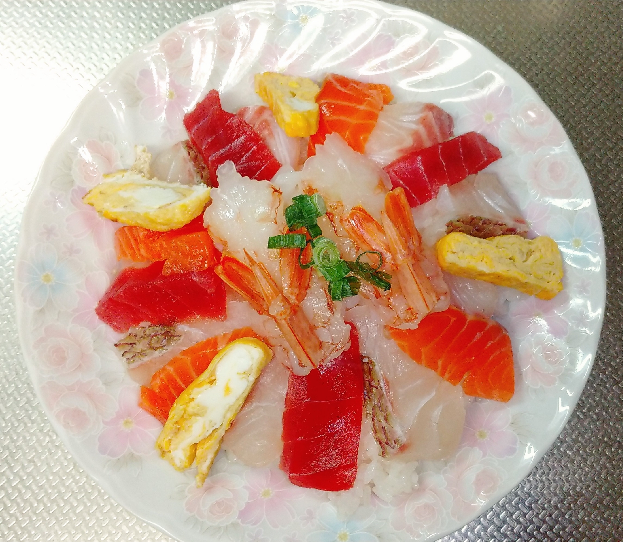 ◈桜鯛たっぷりの海鮮ちらし寿司◈