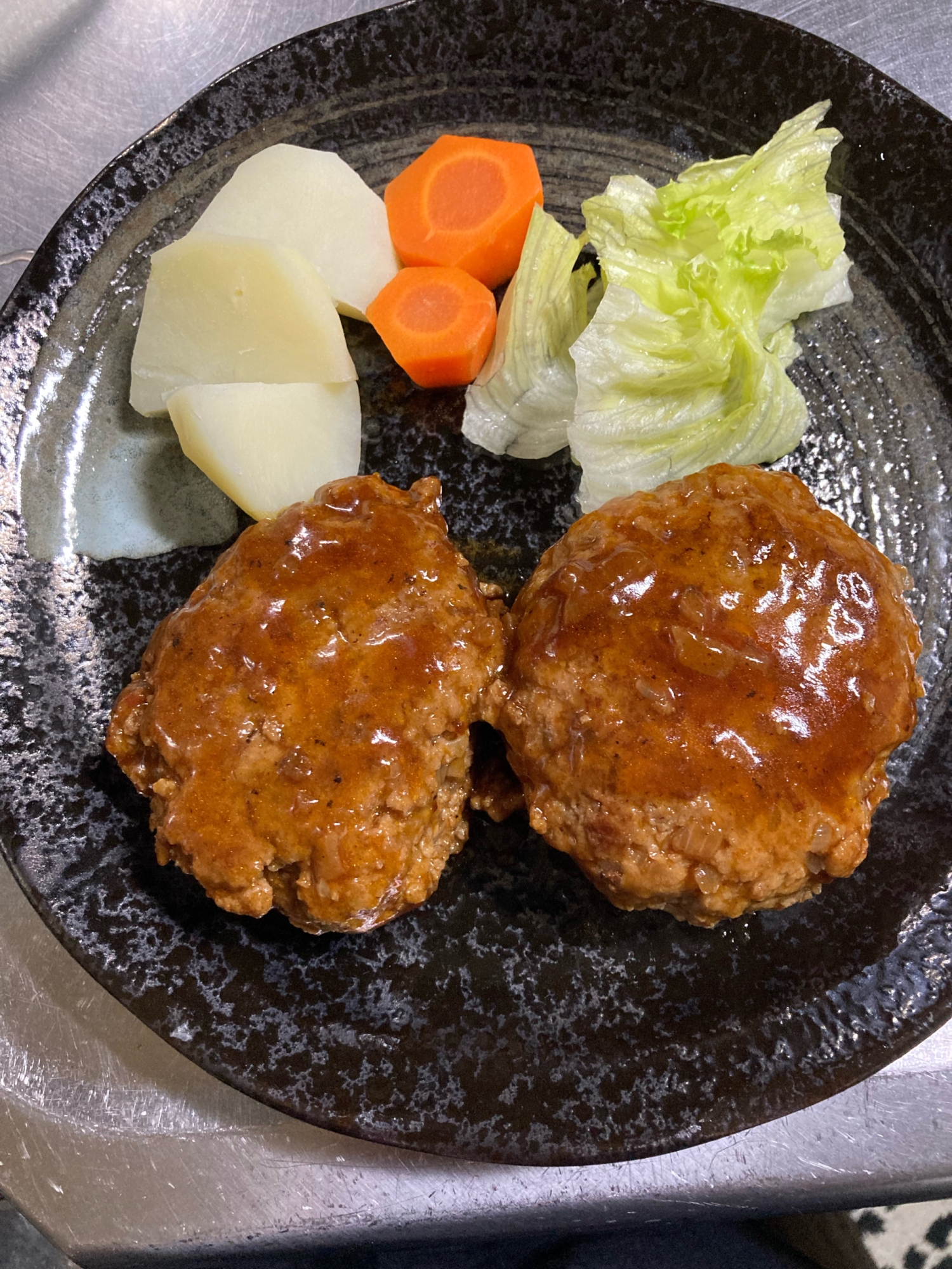 豆腐とひき肉のふわふわハンバーグ