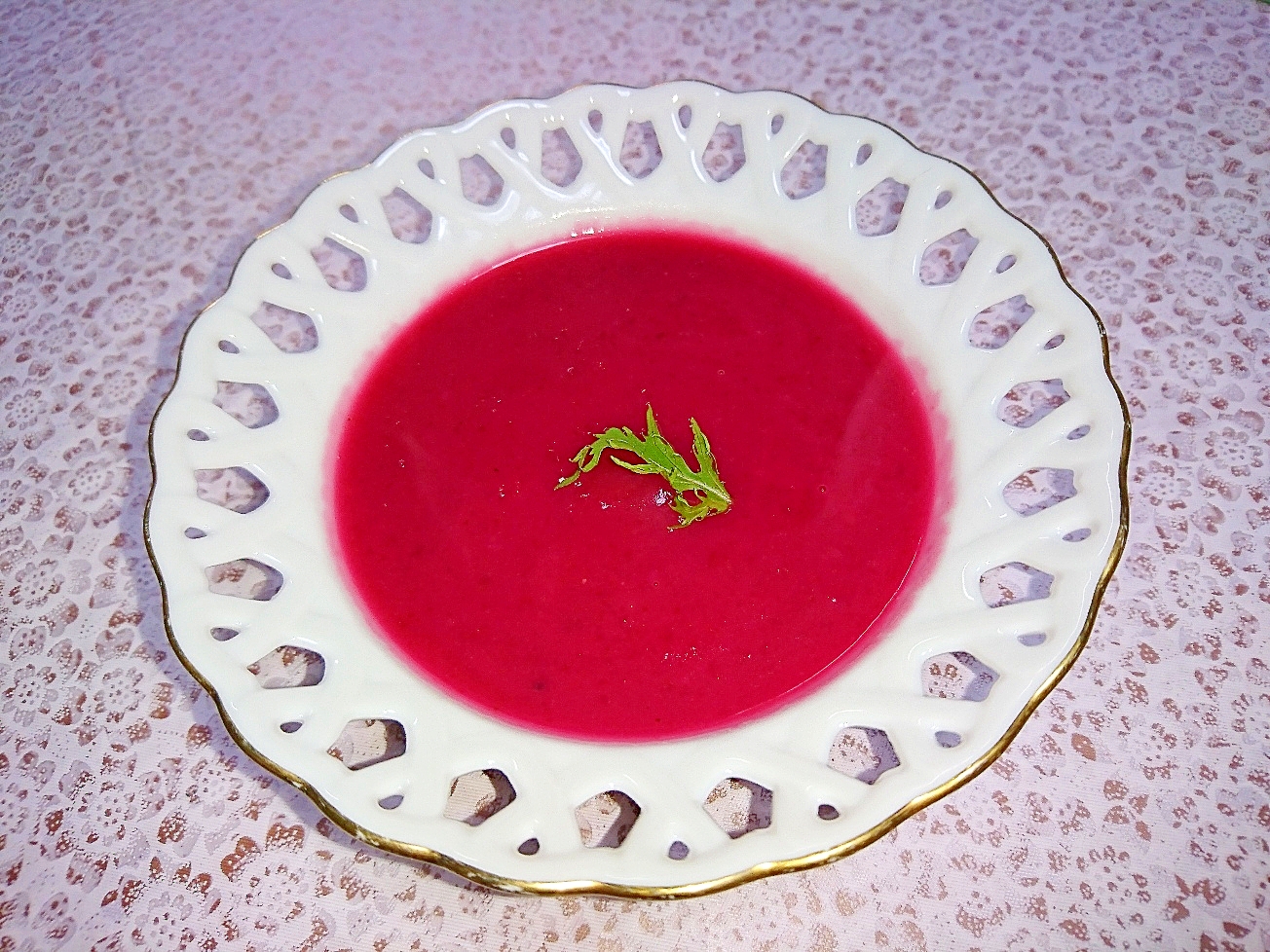 缶詰利用のビーツスープ