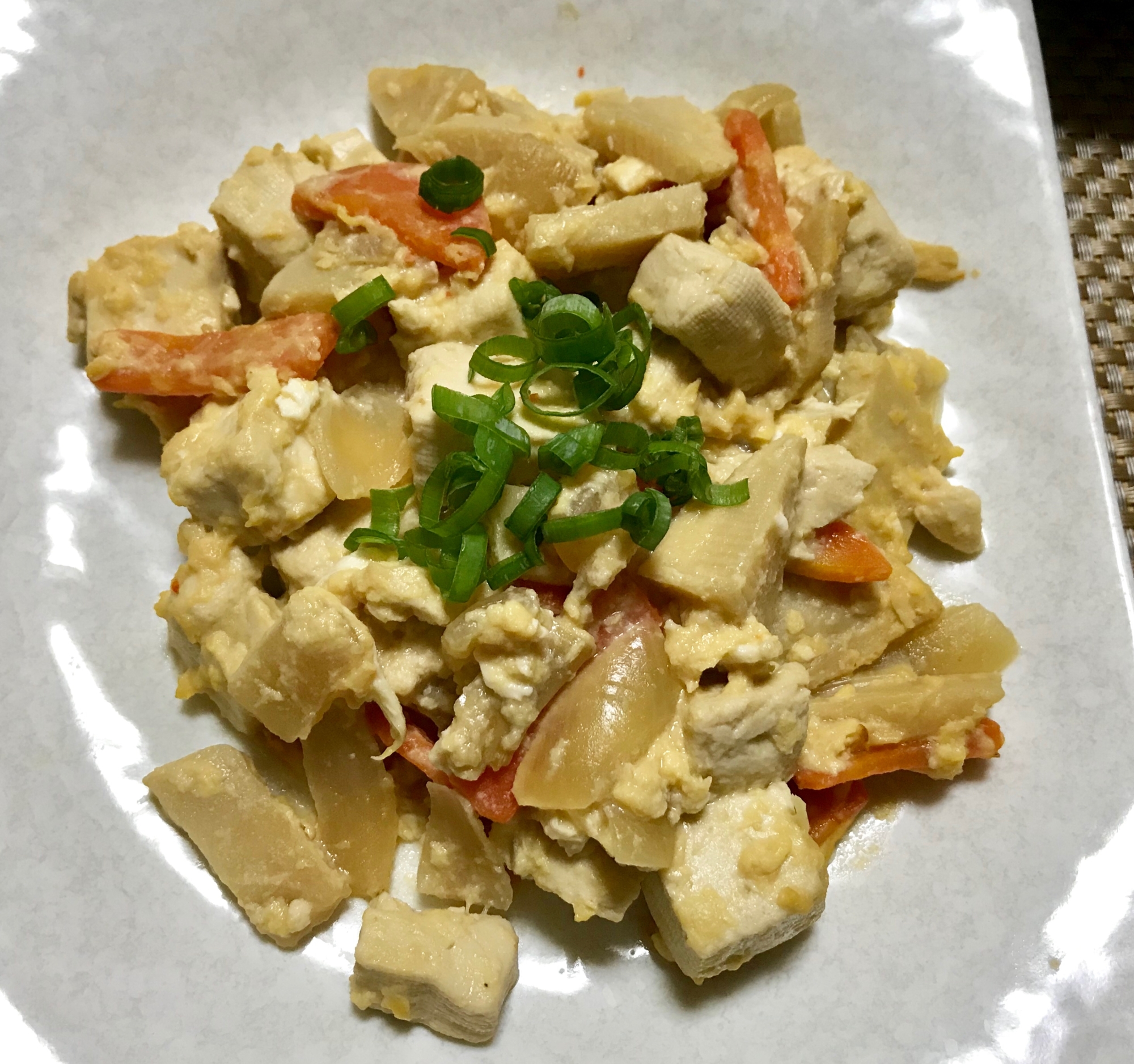 野菜と豆腐のピリ辛卵炒め