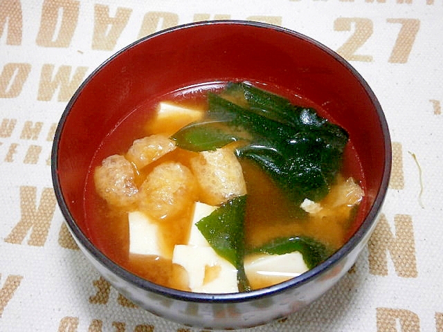豆腐・わかめ・揚げの味噌汁