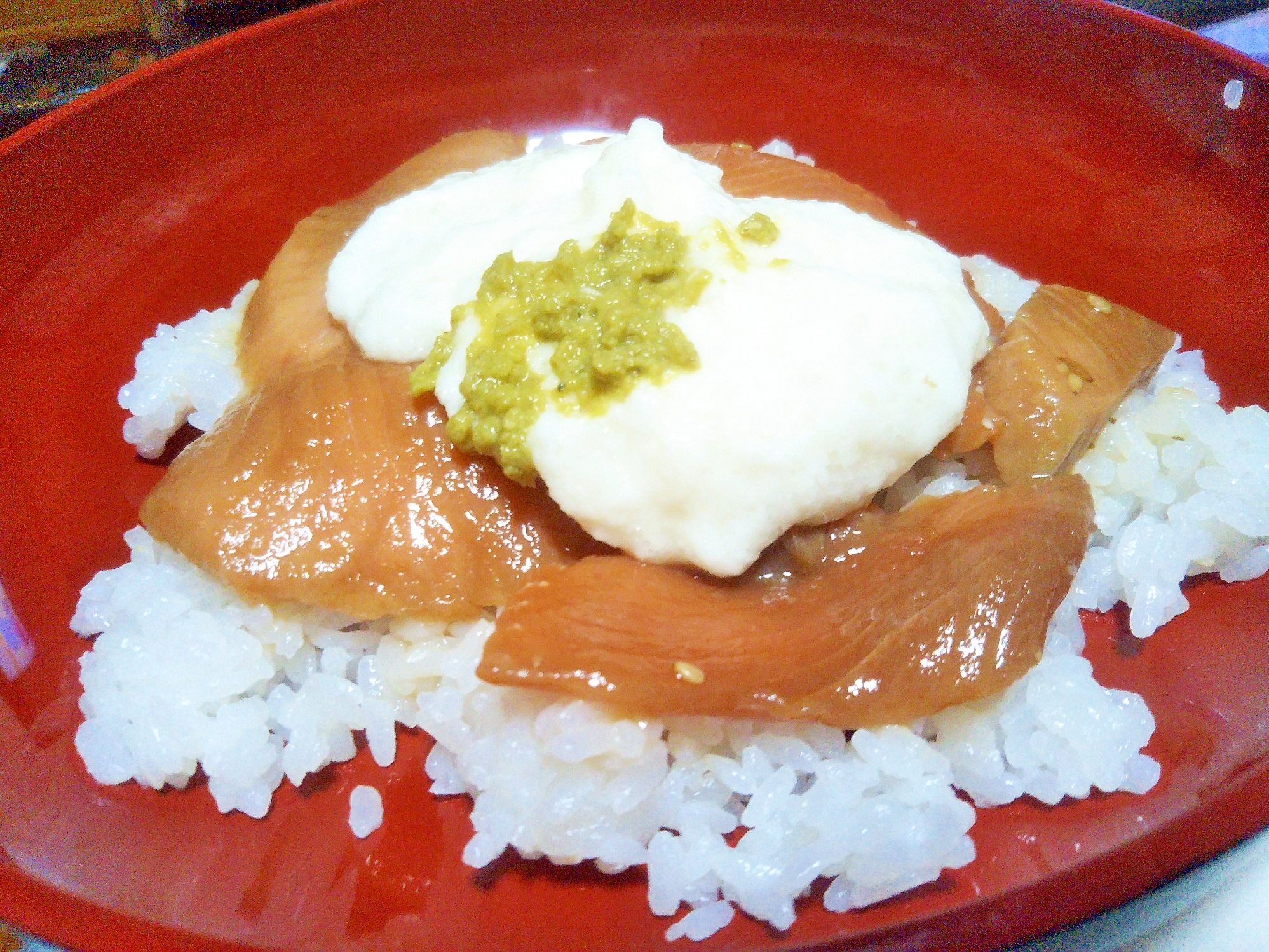 鮭とろろ丼