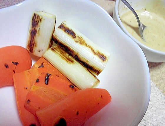 網焼きネギとニンジンの味噌マヨディップ