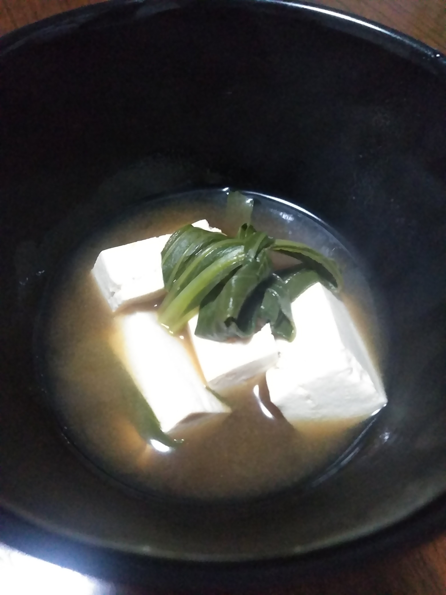 チンゲン菜と豆腐の味噌汁