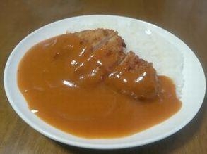 ボリューム満点のカツカレー