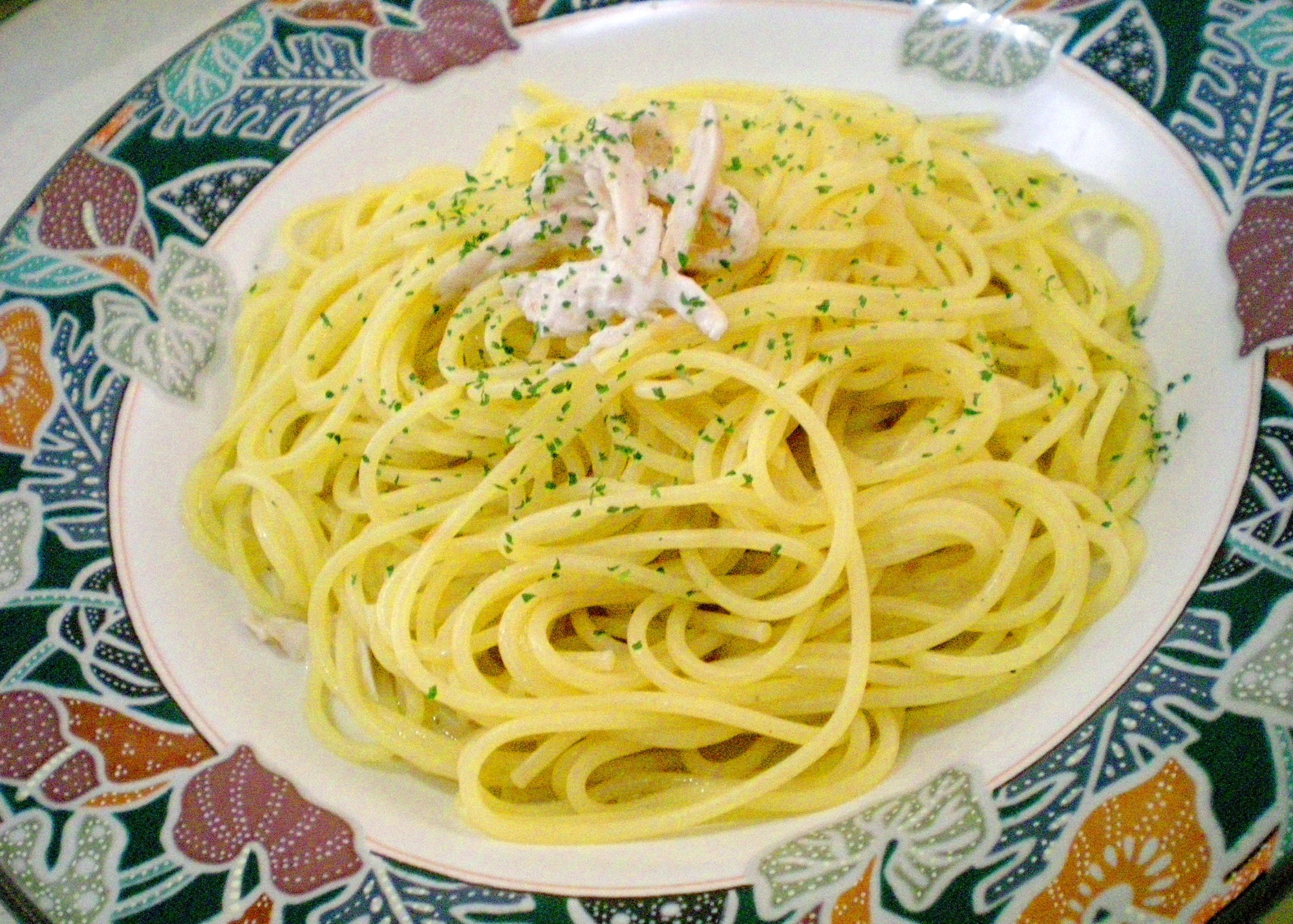 茹で鶏のスープと梅レモン風味のパスタ