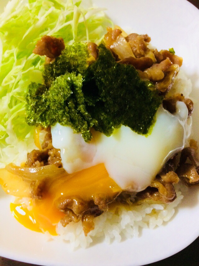 温泉卵の焼肉丼