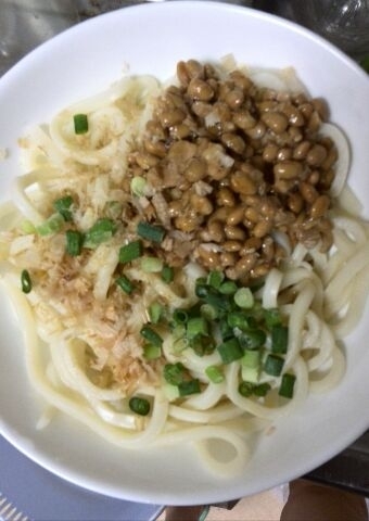 初めてうどんで納豆を食べました。主人がはまって、また作ってと言ってきました。ありがとうございました！