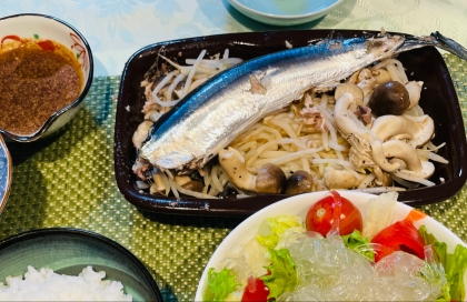 レンジで簡単❣️赤魚ともやしのピリ辛だれ