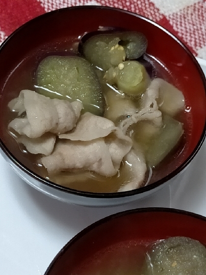 arakureaさん♪ナスと豚バラ肉の組み合わせのお味噌汁☆初めて作りました♡美味しくて感動☆ニンニクを入れるとすごく美味しくなるんですね(*^^*)感謝です♡