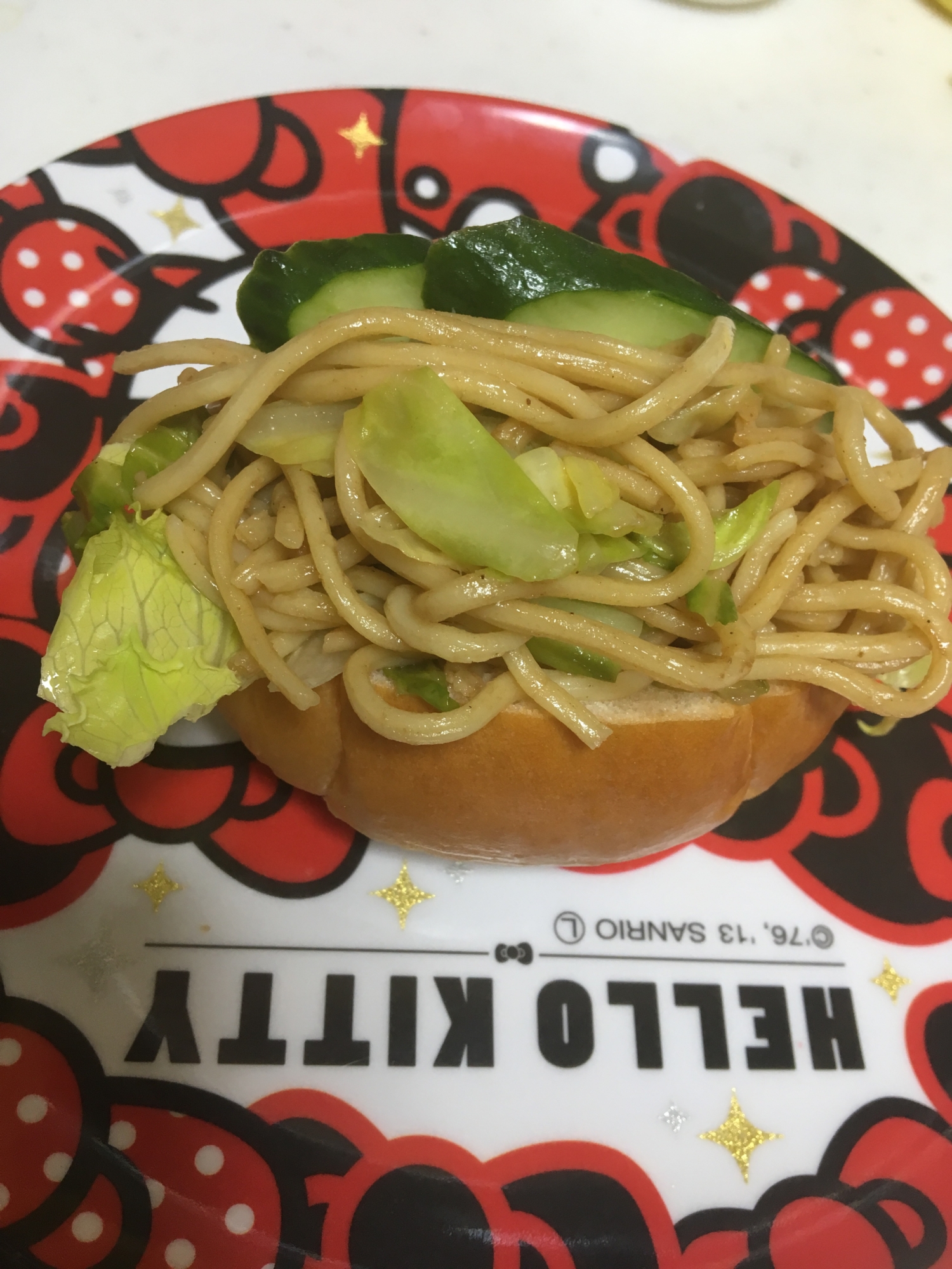 バターロールで☆焼きそばロールパン (^○^)