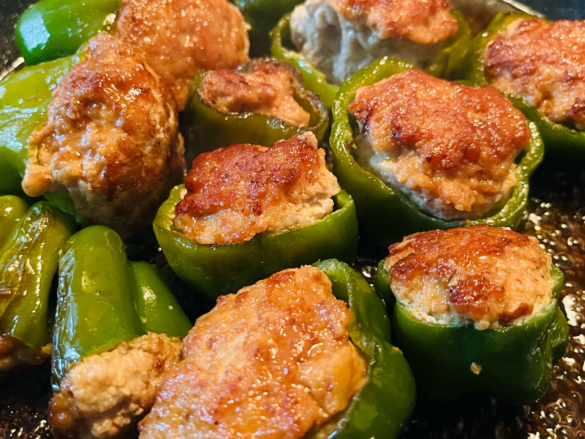 ムスメと作る·͜· ᕷピーマンの肉詰め