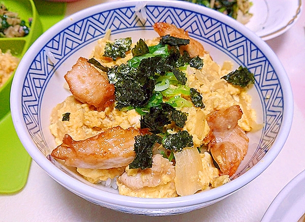 親子で取り分け親子丼(幼児食+大人ご飯)
