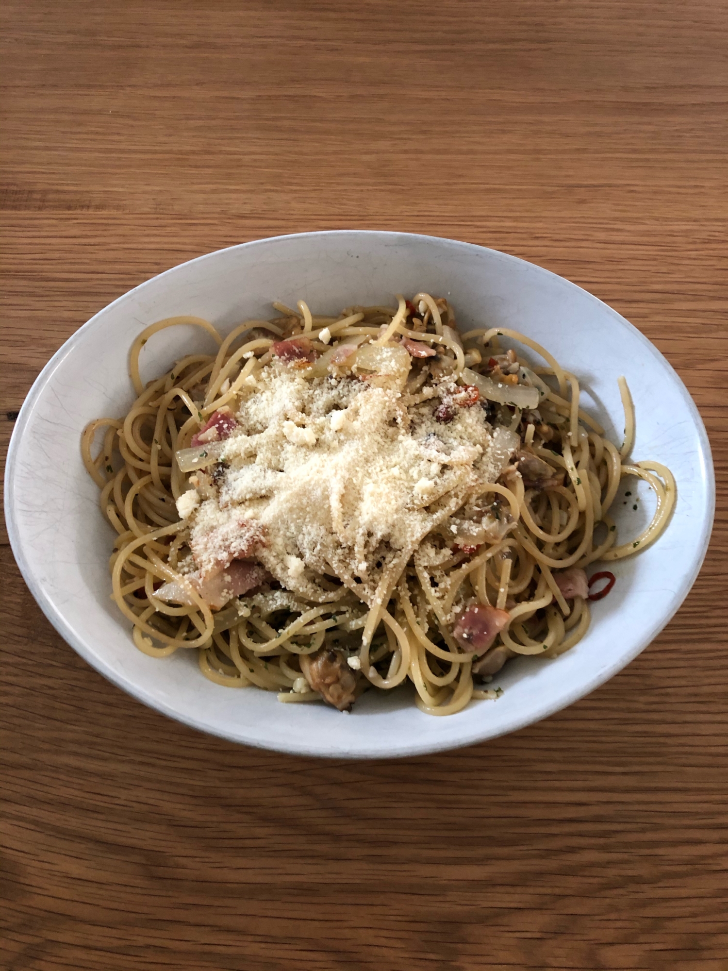 あさりとにんにくとベーコンのパスタ（にんあさ）