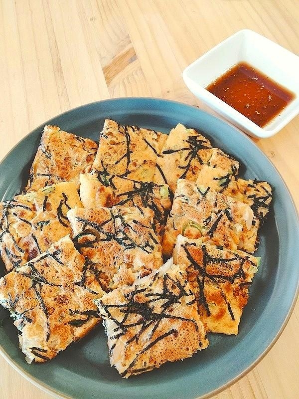 米粉で作る　納豆とキムチのチヂミ