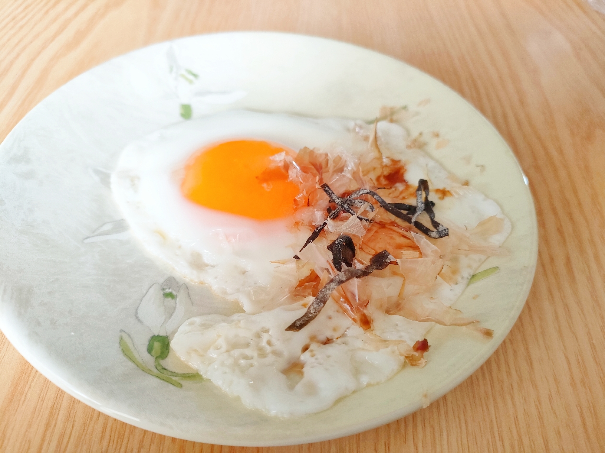 おかかと塩昆布の目玉焼き