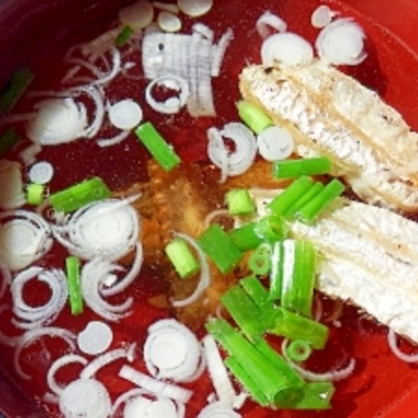 さんまの残った中骨で さんま中骨の即席お吸い物 レシピ 作り方 By 夏はぜ 楽天レシピ さんまの残った中骨で さんま中骨の即席お吸い物 レシピ 作り方 By 夏はぜ 楽天レシピ