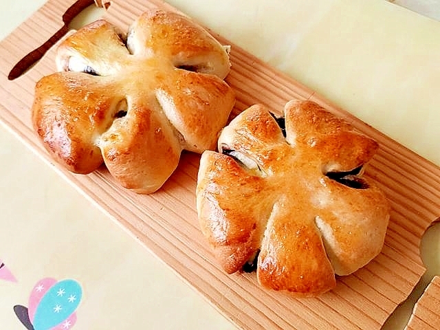 クリチと残り物のあんこで！花形の可愛いアンパン♪