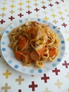 残り野菜で至高の焼きうどん★とんかつソースで