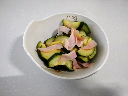 ズッキーニと玉ねぎとベーコンの炒め物