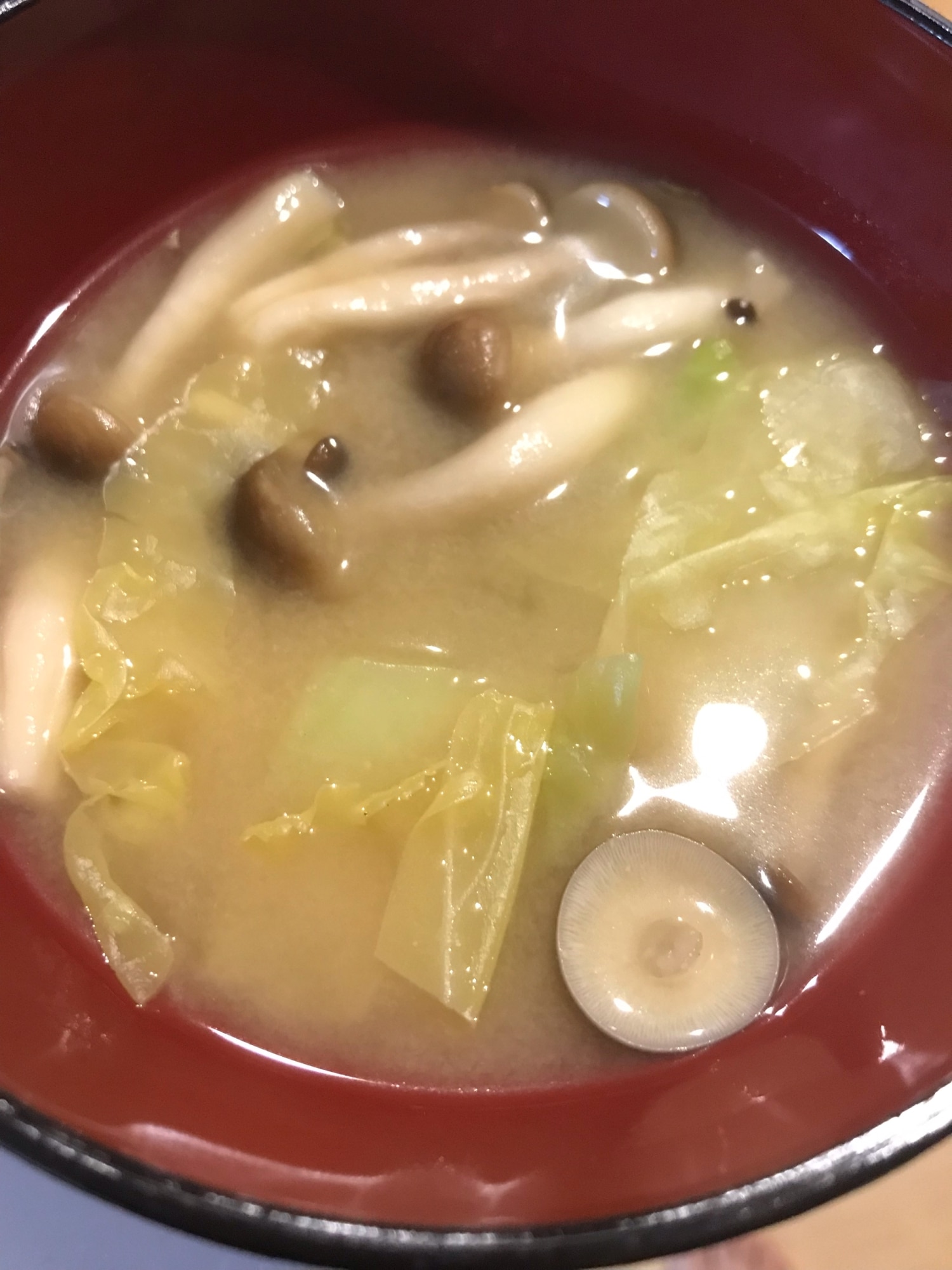 しめじ、キャベツの味噌汁 レシピ・作り方 by とまくんママ - 楽天レシピ