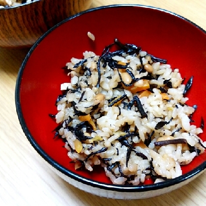 納豆とひじきの炊き込みご飯