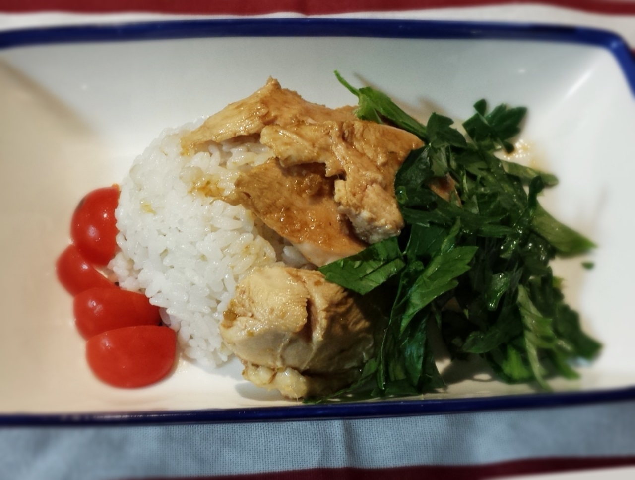 茹で鶏柚子胡椒味のっけご飯（海南鶏飯風）