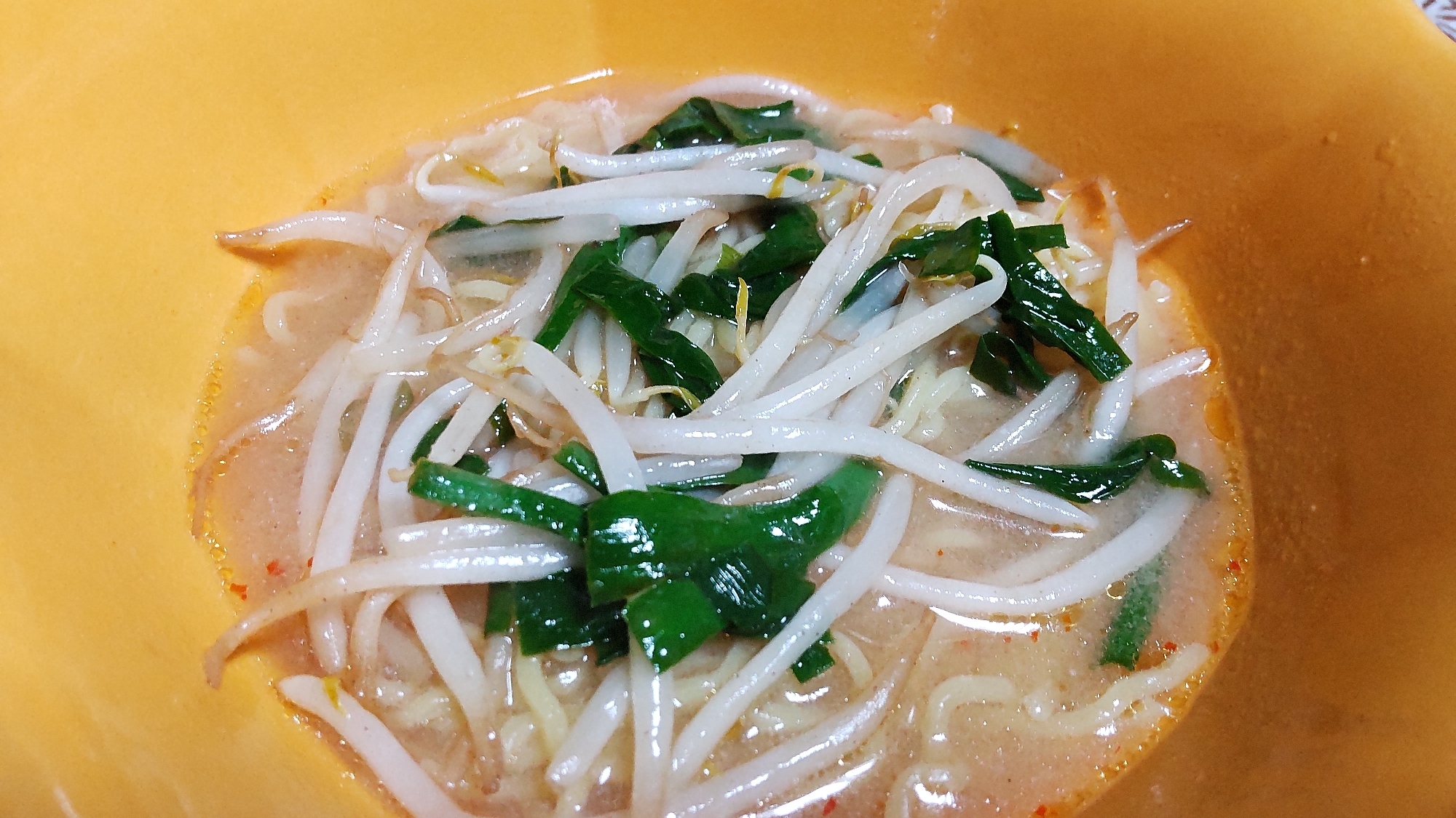 ニラもやし味噌ラーメン