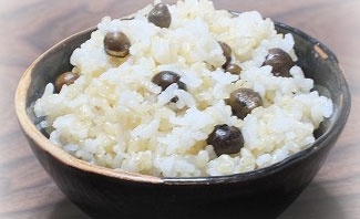 玄米ご飯の〝むかご〟ご飯