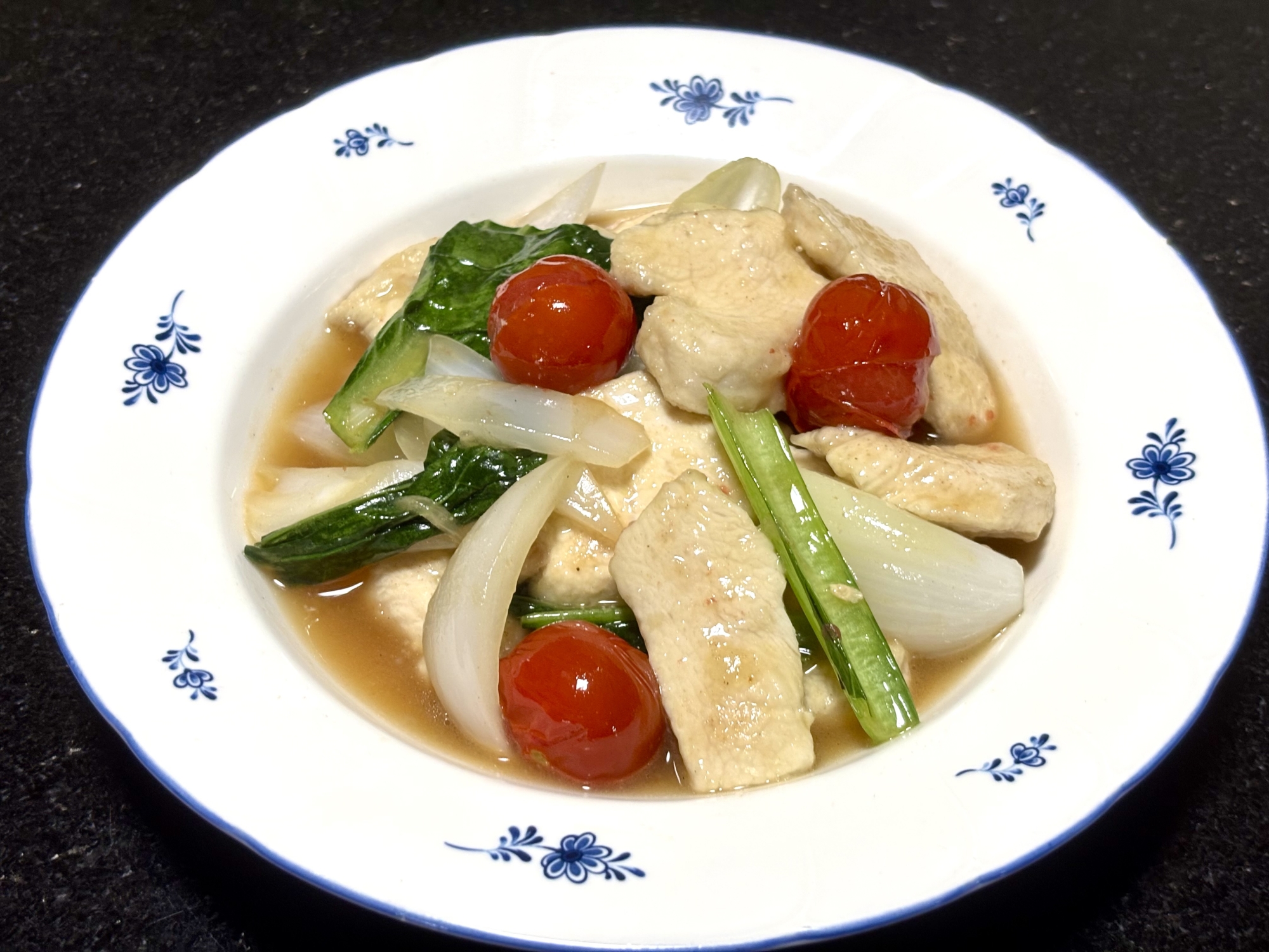 しっとりなめらか！鶏胸肉の炒め漬け