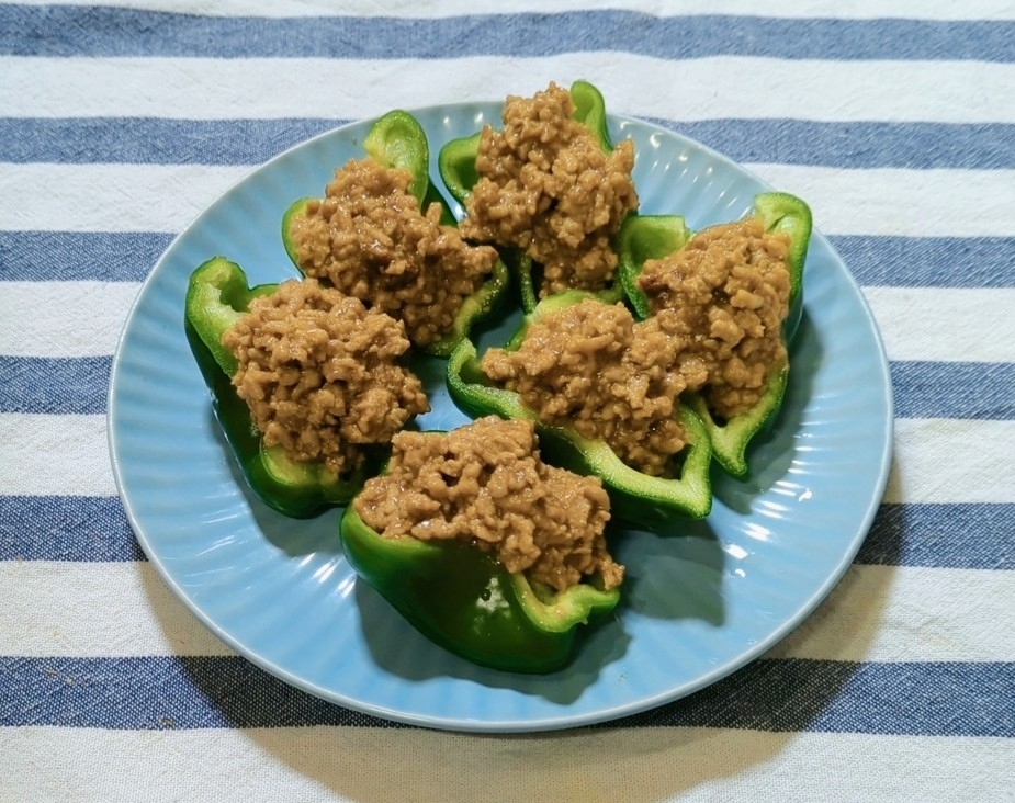 生で食べるピーマンと肉味噌