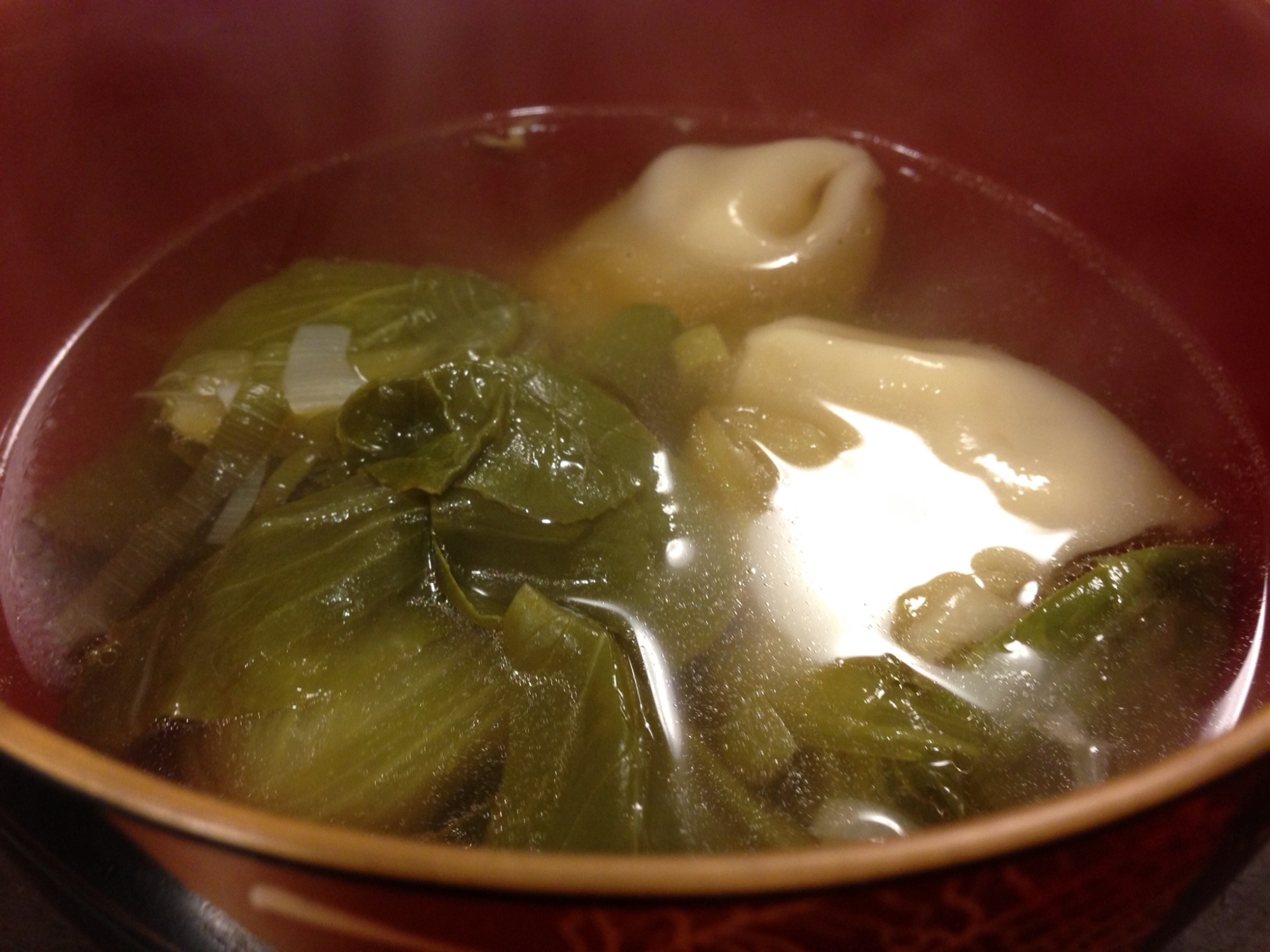 餃子とチンゲン菜の中華スープ