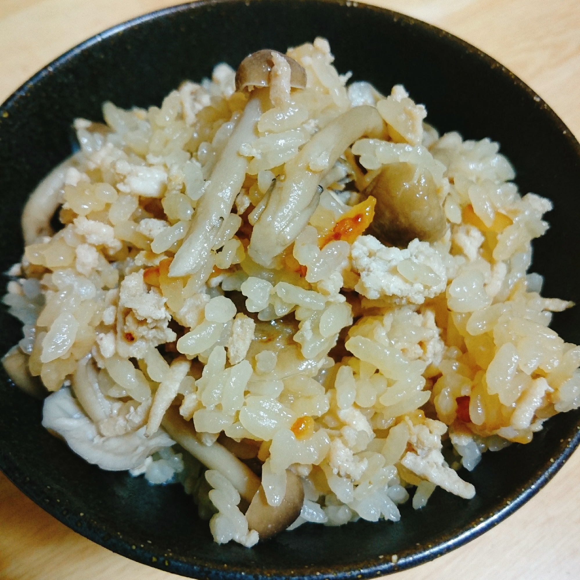 鶏そぼろとしめじの炊き込みご飯