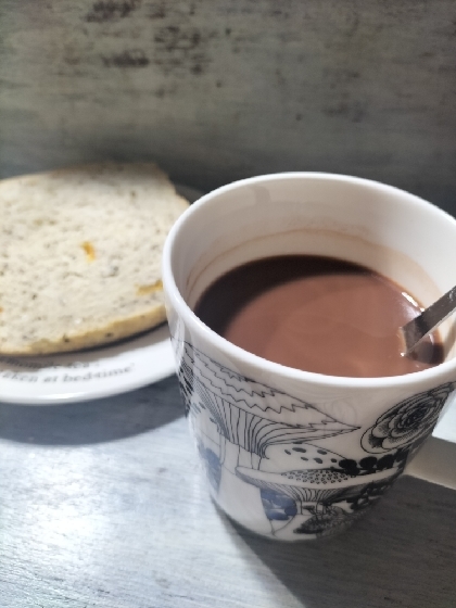 ホットチョコレート（生クリーム多め）