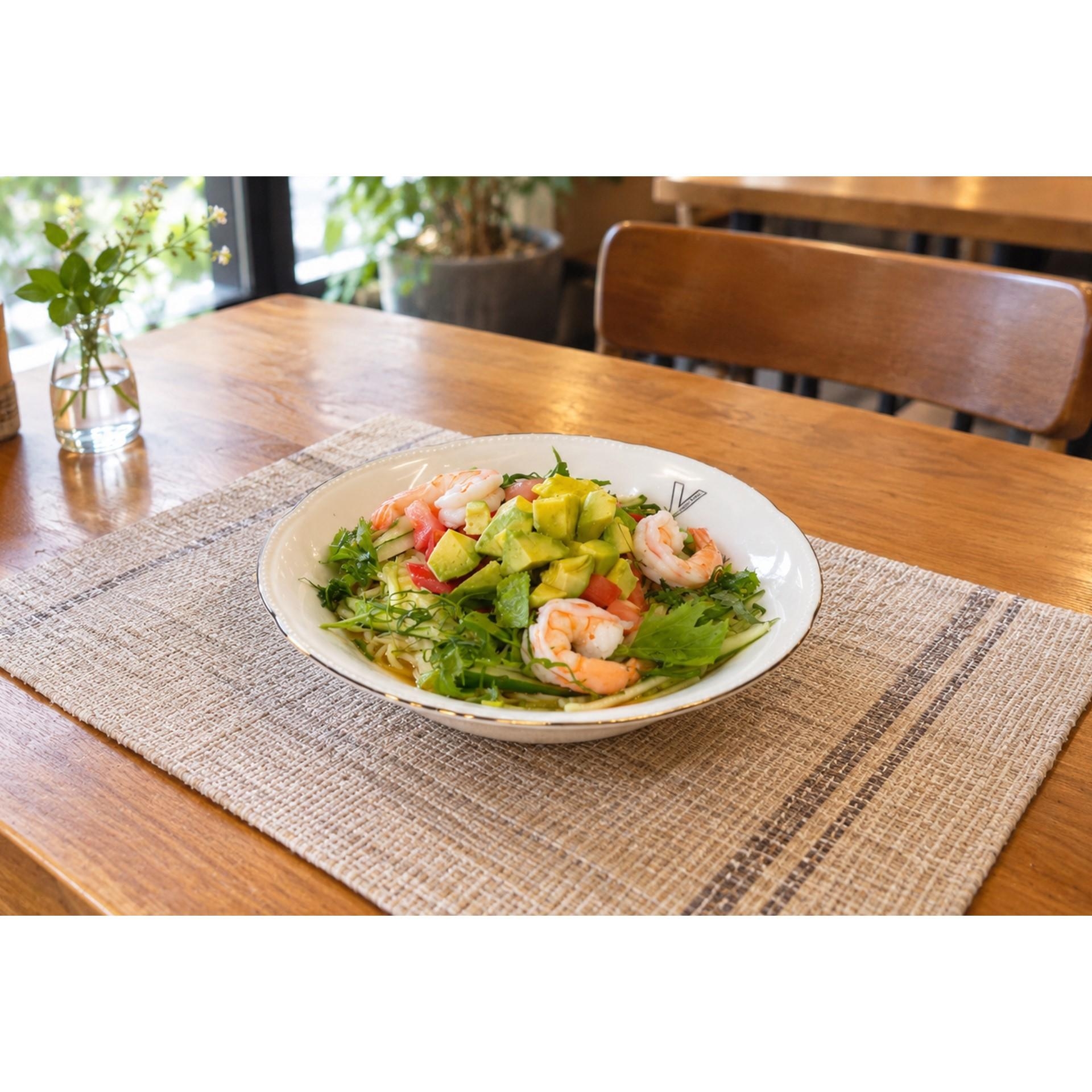 海老・アボカド・トマトの醤油レモン冷麺★動画あり★