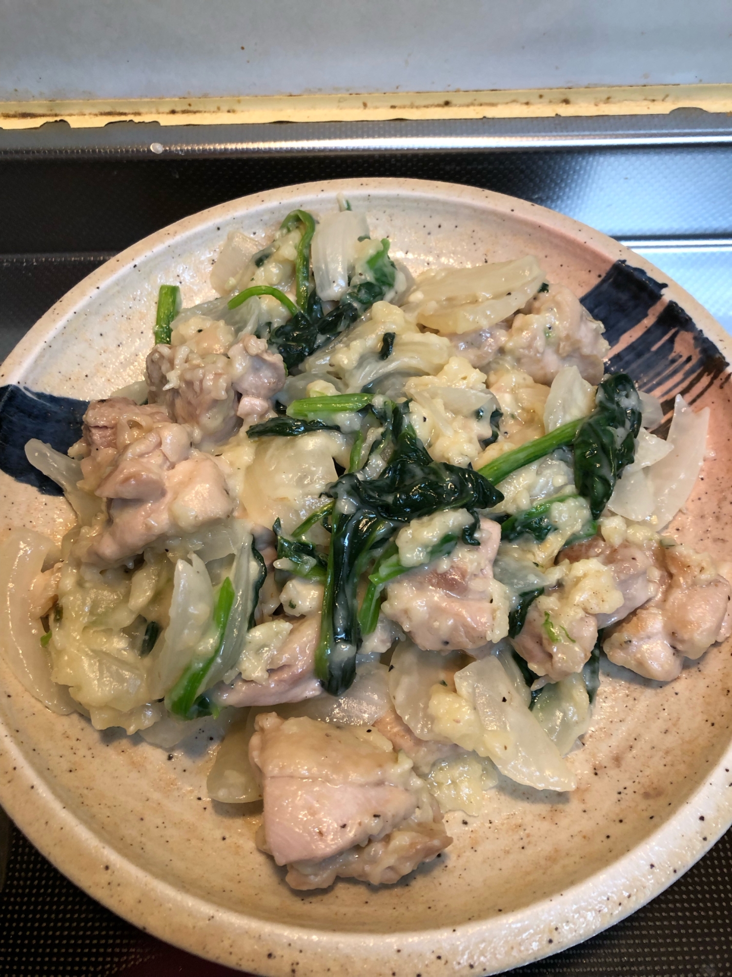 鶏肉と新玉ねぎとほうれん草のクリーム煮^_^