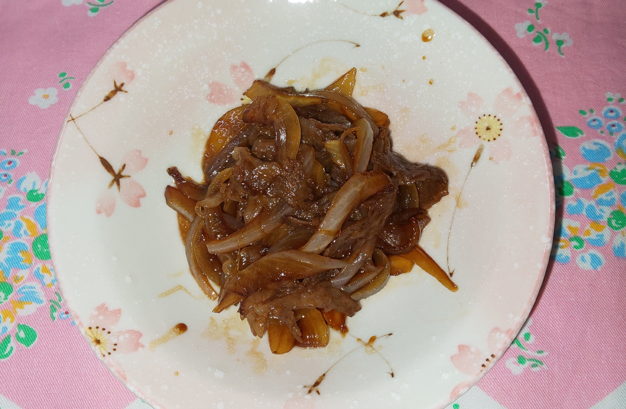 ご飯に合う☆牛肉と玉ねぎの牛丼風炒め