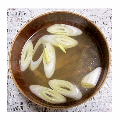 わらびと長ネギの味噌汁（昆布だし）