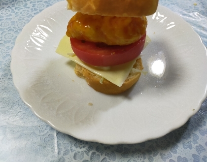 ナゲットトマトチーズサンドイッチ(長っ笑)サンドイッチも縦長に.*･ﾟ　.ﾟ･*.✿.*・✿.*・美味しかったです✧(✿д✿)✧
