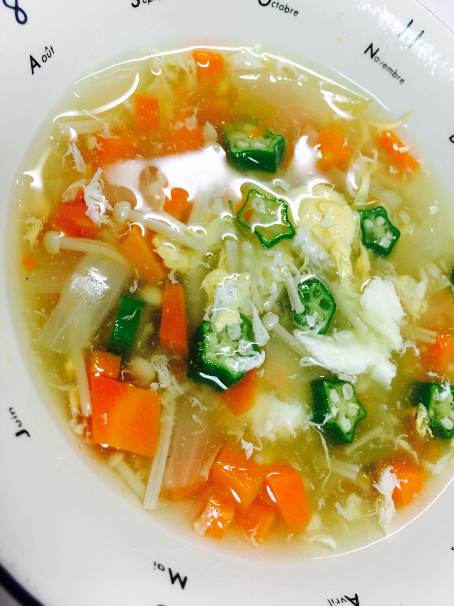 野菜たっぷりの中華スープ