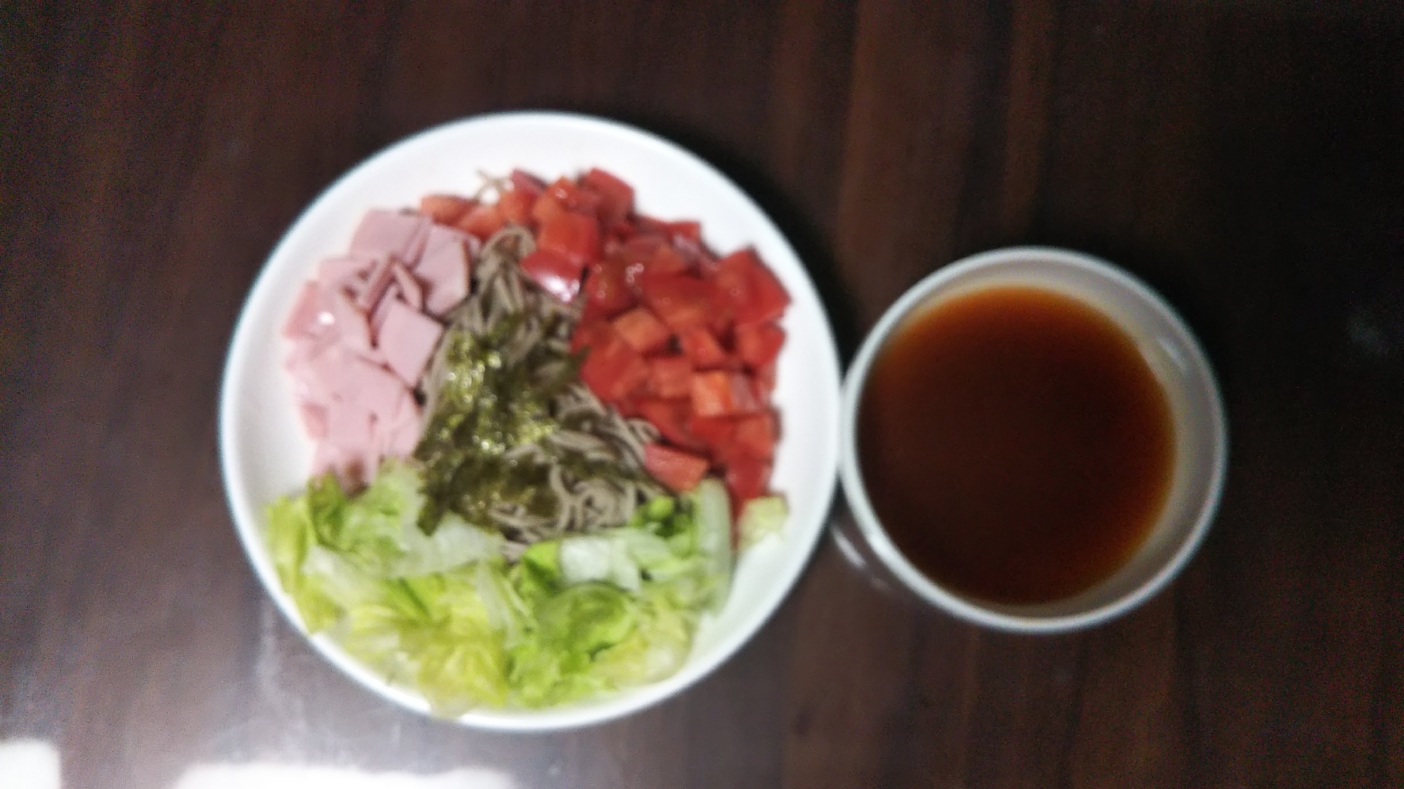 暑い夏、冷やし中華もいいけれど、サラダそばはいかが