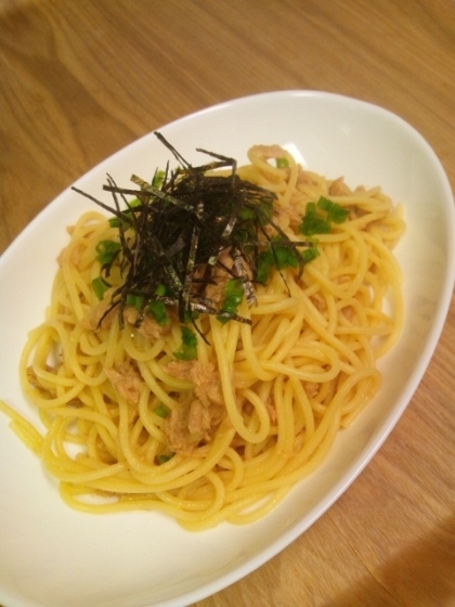 ニンニクなしで作りましたがとってもおいしくいただきました♪
茹でたてパスタにまぜまぜ～、洗い物が少なく済むのが助かりますね！