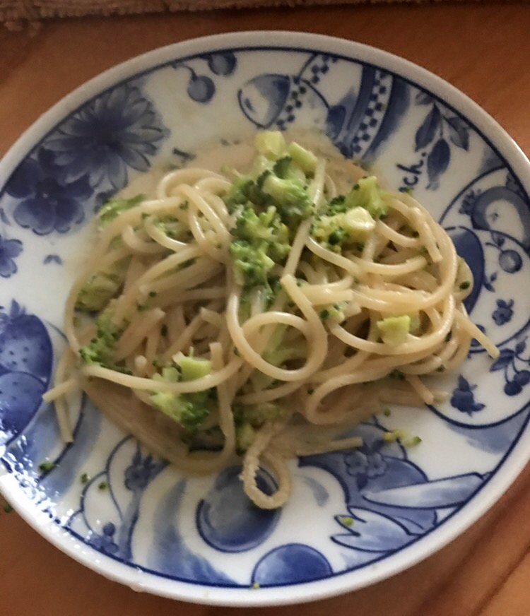 みじん切りブロッコリーのカレー豆乳パスタ