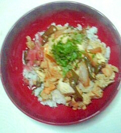 ささみピーマンさつま揚げの卵とじ丼