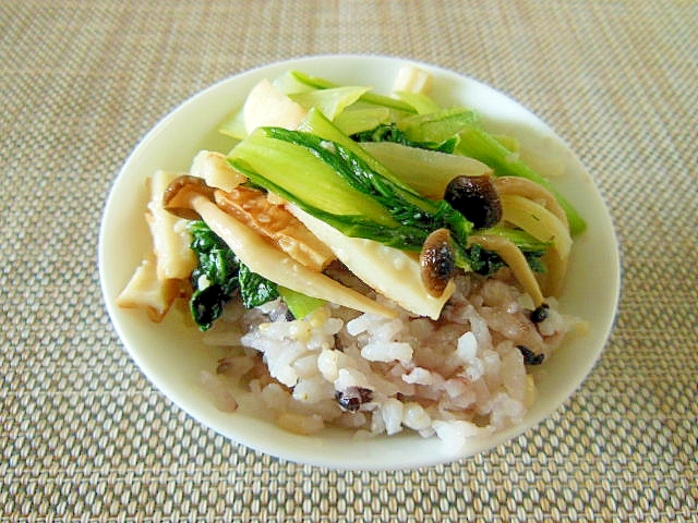 小松菜とちくわとしめじの雑穀ごはん丼♪