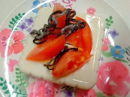 とまとと塩昆布の冷奴