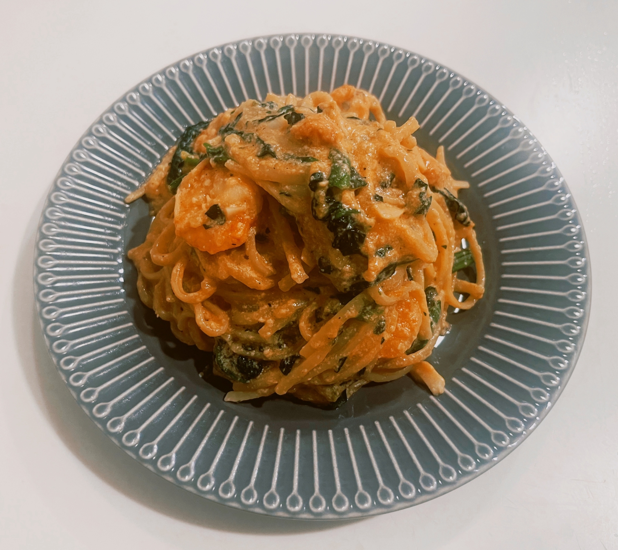 えびとほうれん草のパスタ