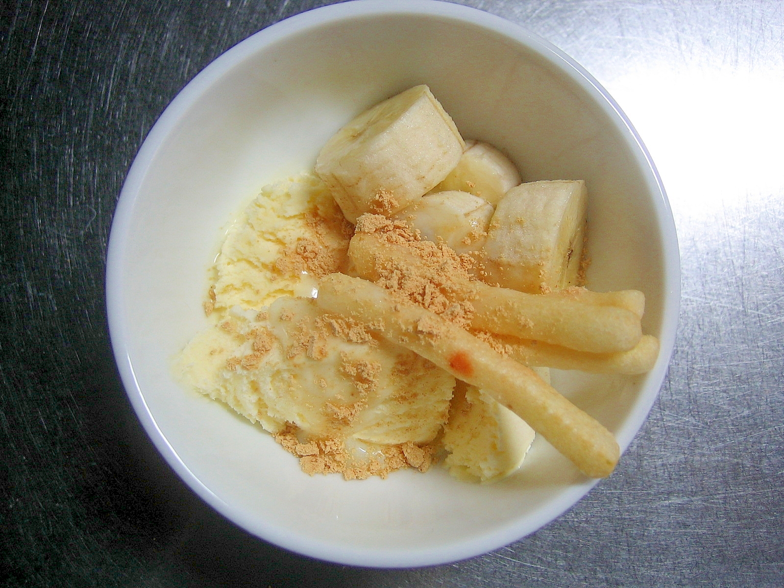 バナナ＆サッポロポテトの練乳きな粉かけアイス