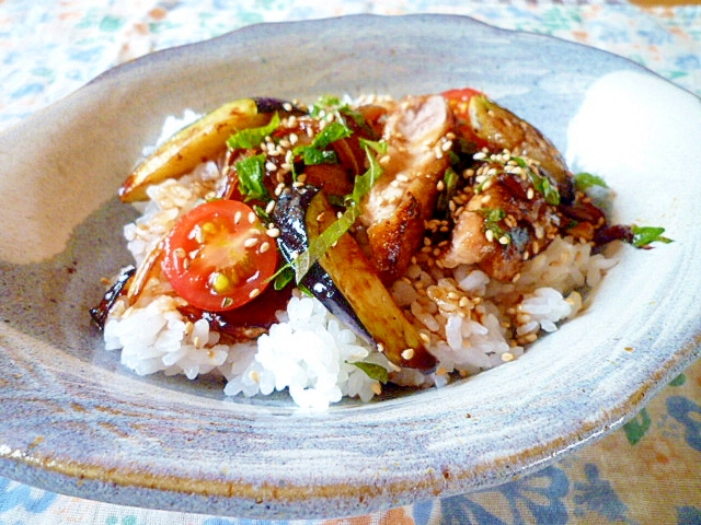 夏野菜de鶏の照り焼き丼。